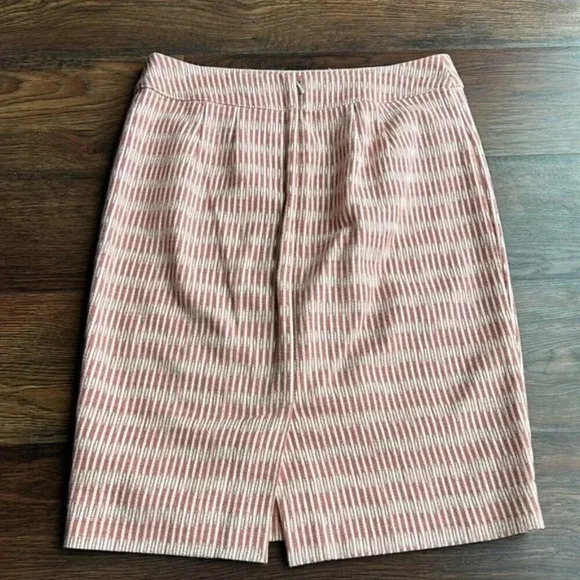 LOFT Pencil Skirt Pink | Pencil Skirt | Business Casual | Professional | Office - Picture 2 of 6